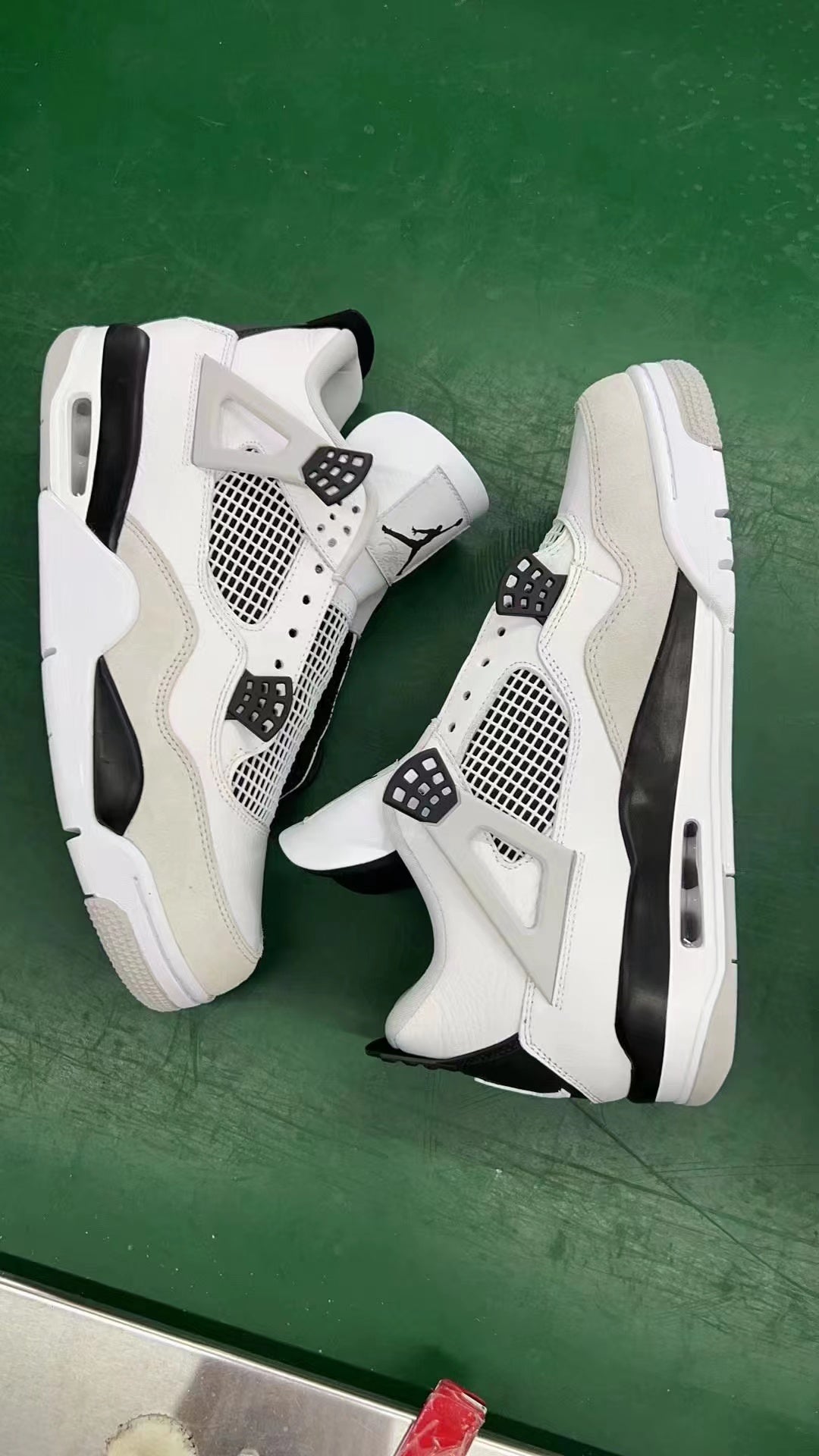 aj4