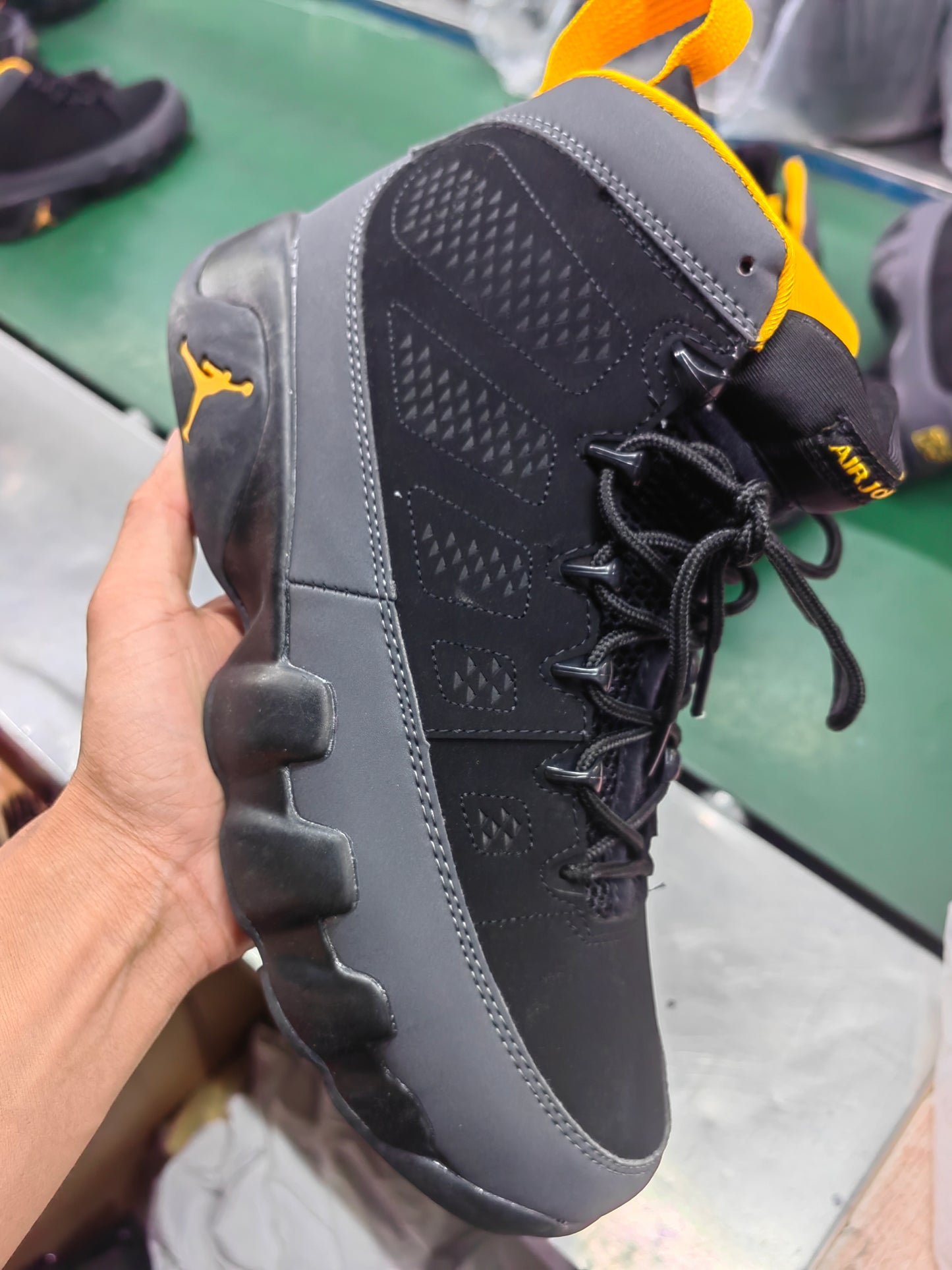 aj9