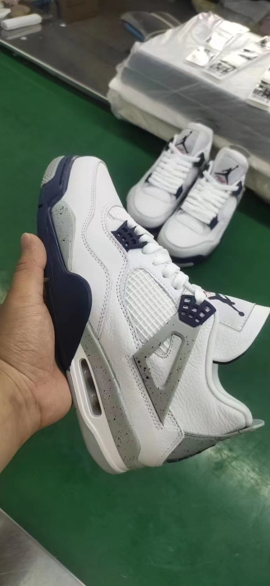 aj4